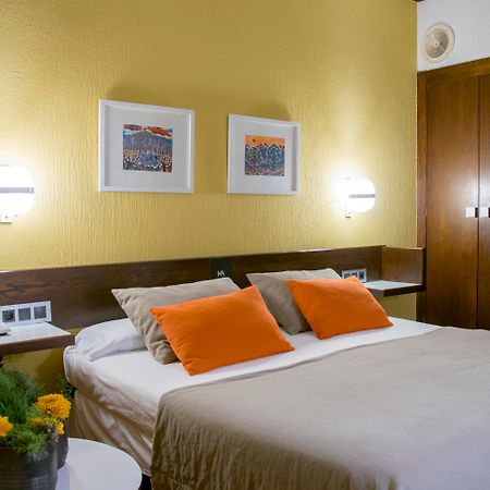Hotel America Іґуалада Екстер'єр фото