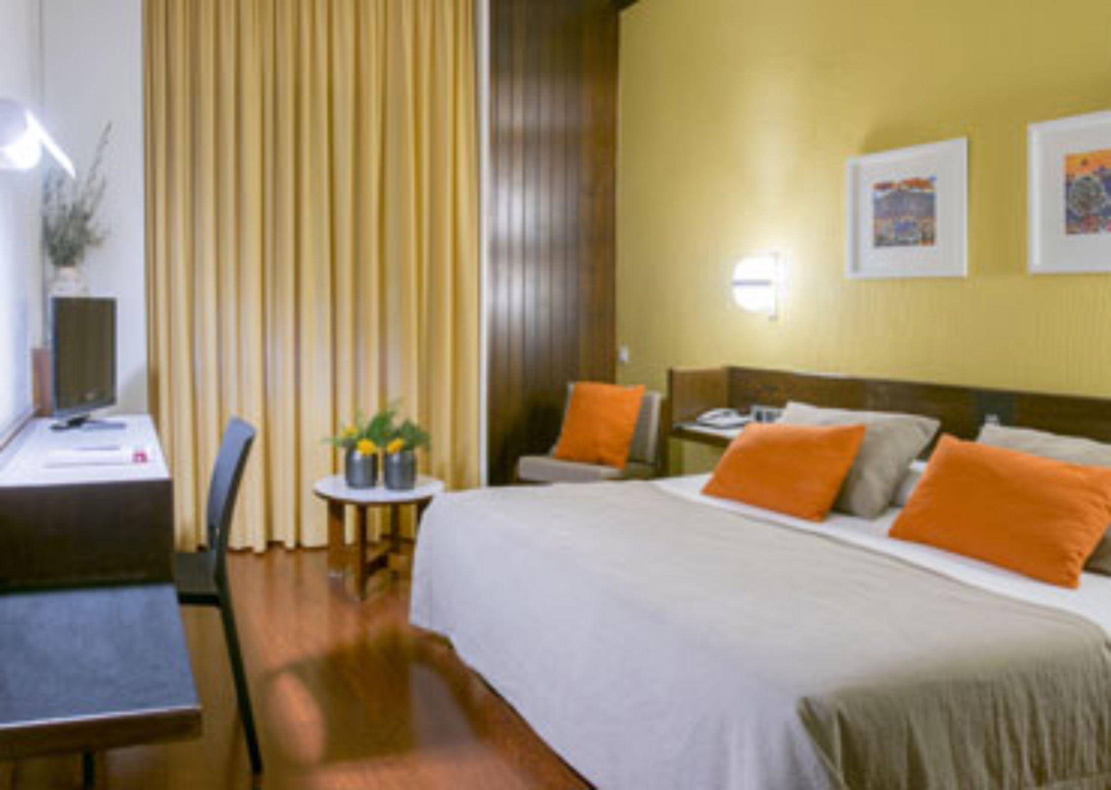 Hotel America Іґуалада Екстер'єр фото